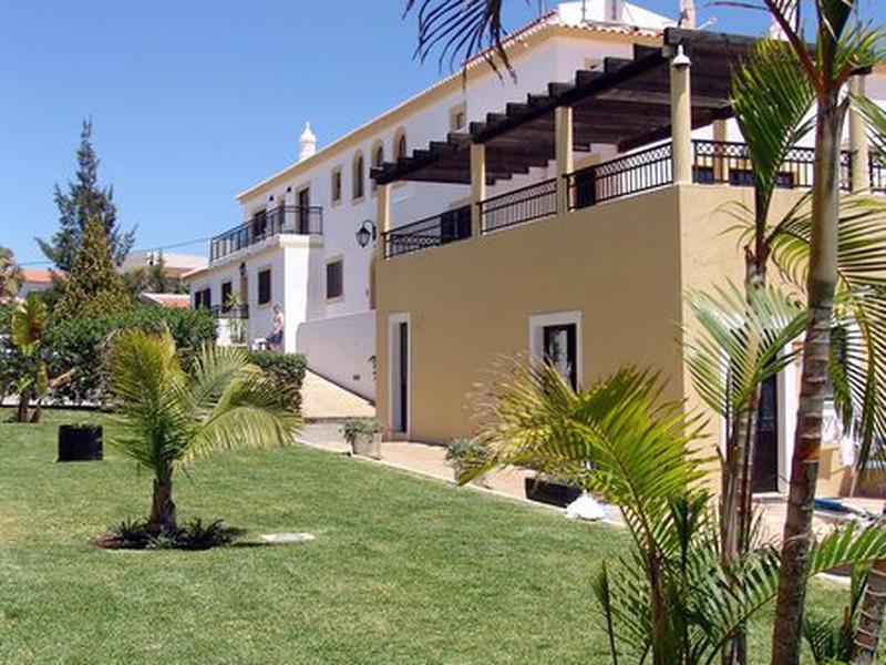 A20AEA939D9CDA0AD2A1AEE95FAC7A90