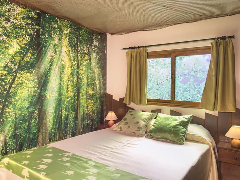 EFF6BBB2DA57D22B6596604AEE5B9CCC