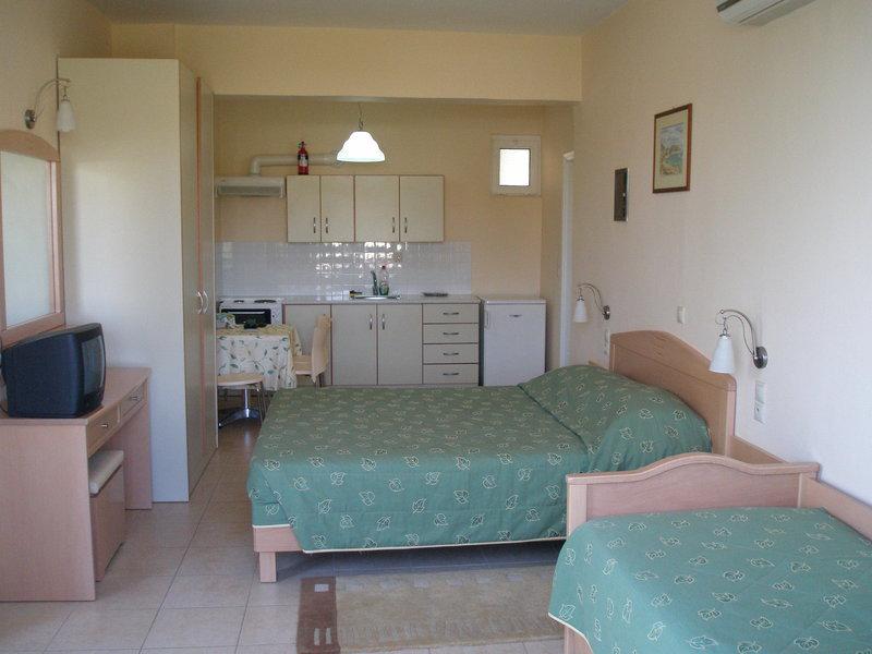 FED2A14CB1C49A8DDF99B059D5E1A135