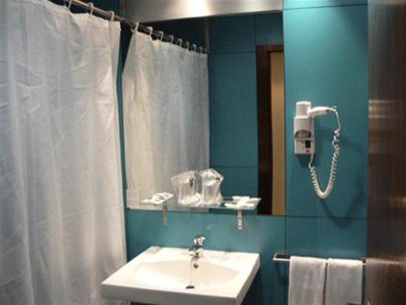 1C7BCA9EB544E194193B1731FD57211E