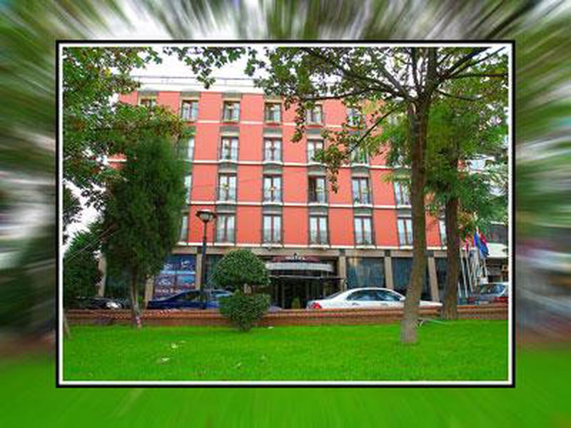 17FFB25531C6975CA0EF879F8212B15E