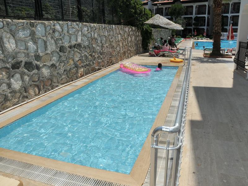 1C042534CE3A84B9CD4E49C98F1E0787