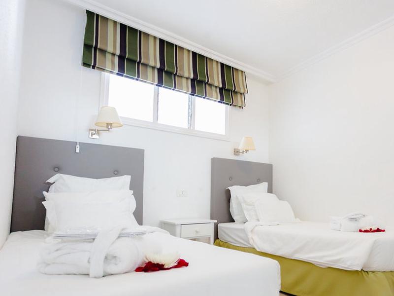 9FFAE8F33E13A6A926A3A6605EE30906