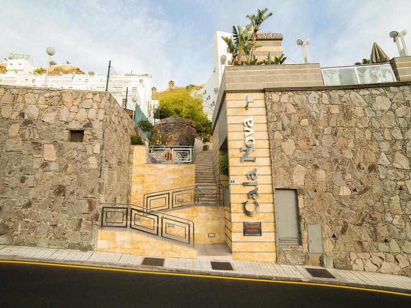 DE7240F210A398F9FA5C5DE0944B73A1