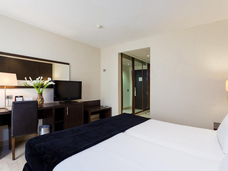 7E298AF17DA54DADEB3EAD5F1B1841E2