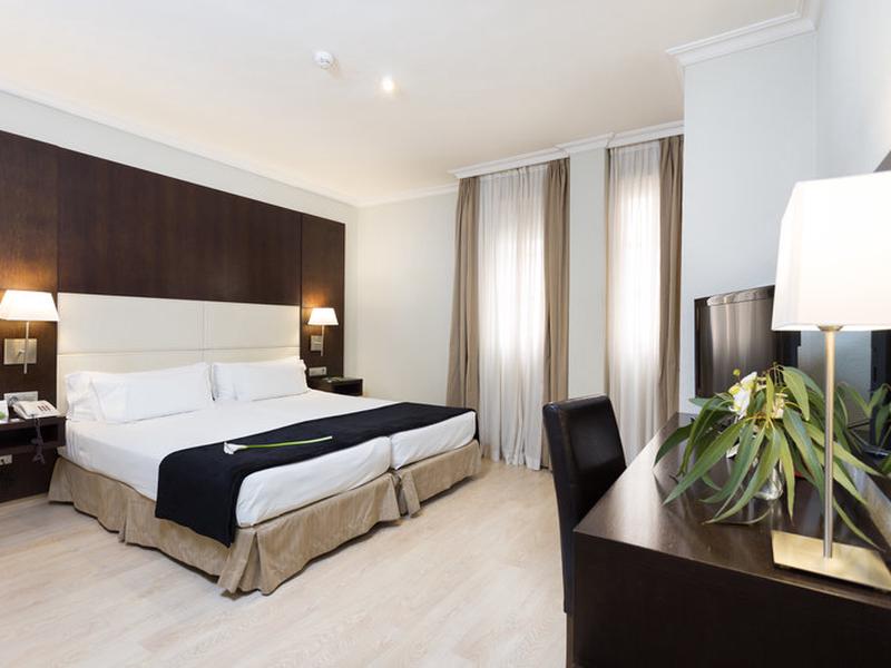 977DE7B87435A64B5DF8710257E89058