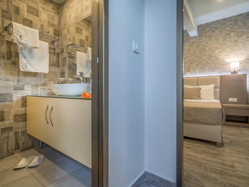 713DBDA29FA604A398F4F8D9BA1C8468