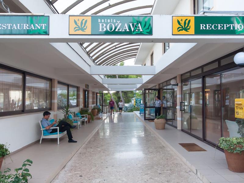 B99D8380C7064BA45FB84EA13F2A041B