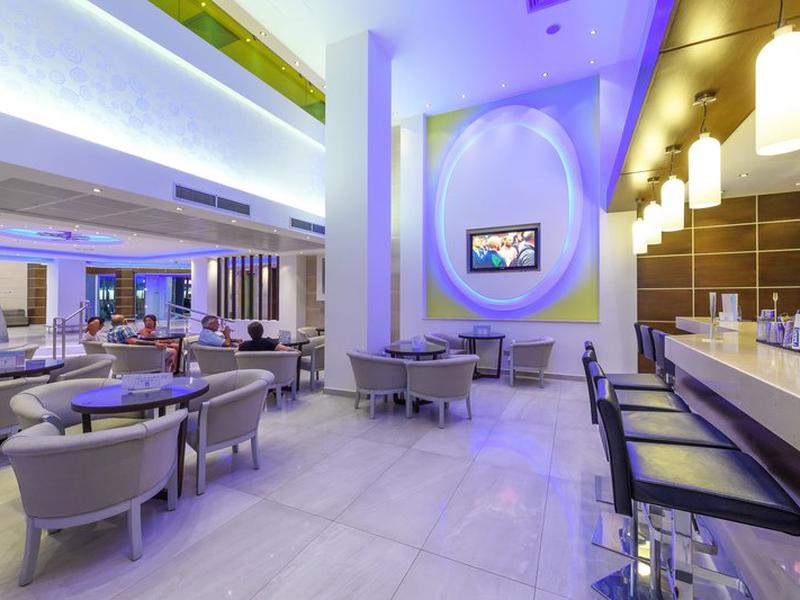 10AE697024AB3D84366F0C2BF8893B81