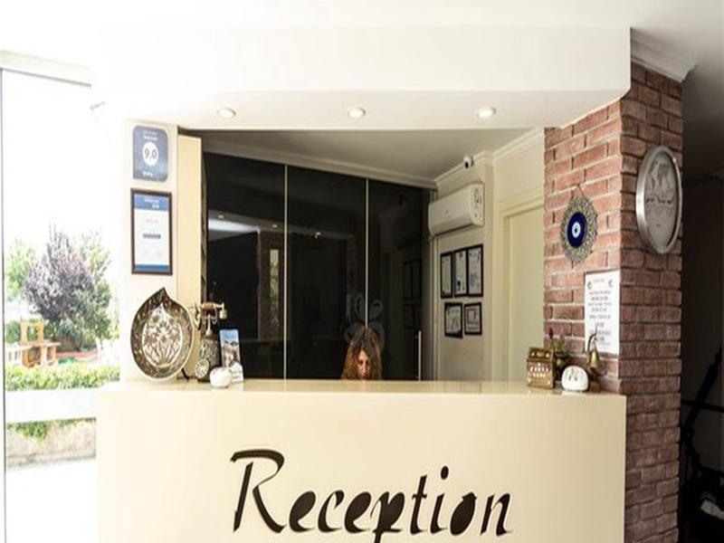 C6A17BE881BDF3B7F0E03FB0FB50F974