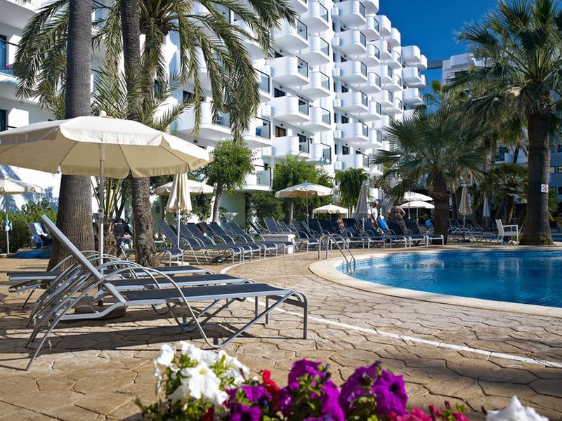 B1CD6089C32AC27BEB0C40EC7C8B1E16