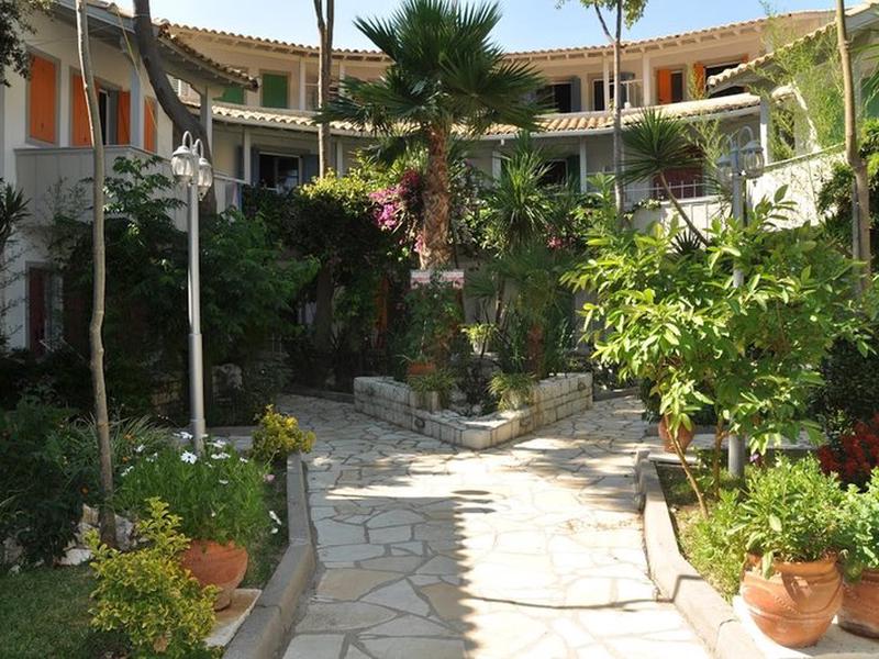 61121F7CBF6B198BE27CABC0BDFED5C8