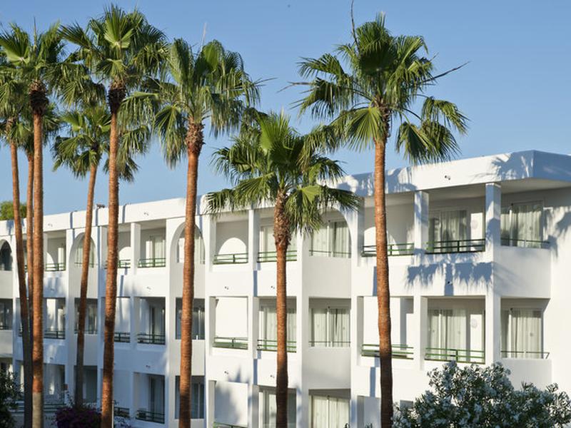 B5C58377BC852FB8B3895D27D3733C13