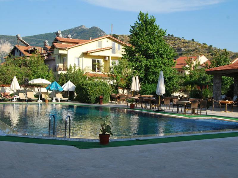 E00CA7B9DF8C583683E9521FA5A955A4