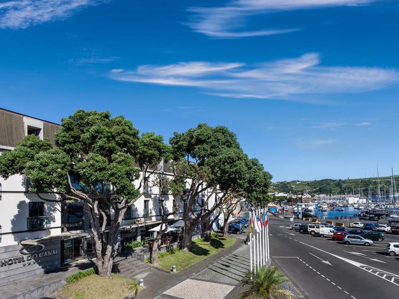 B11AA9B1AA13726F128FBAD634EAC618