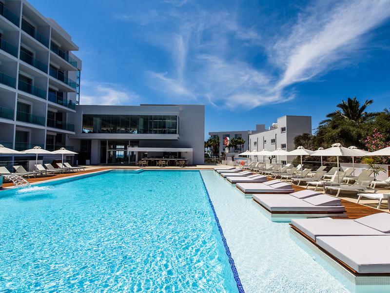 8A3D9C275F591F3AA106CE1F3234223B