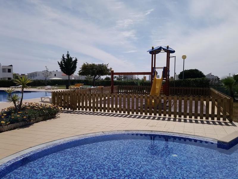 E0CA5E3B2F7434338D69FF1BD74663FD