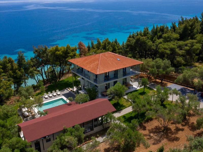 E4F226BCEC4DE91A9A39E2B2A97A7C7F