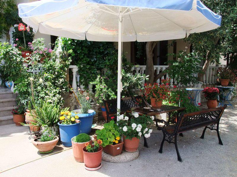 F05CBF2384463E40E86CF33C22CCCCE7