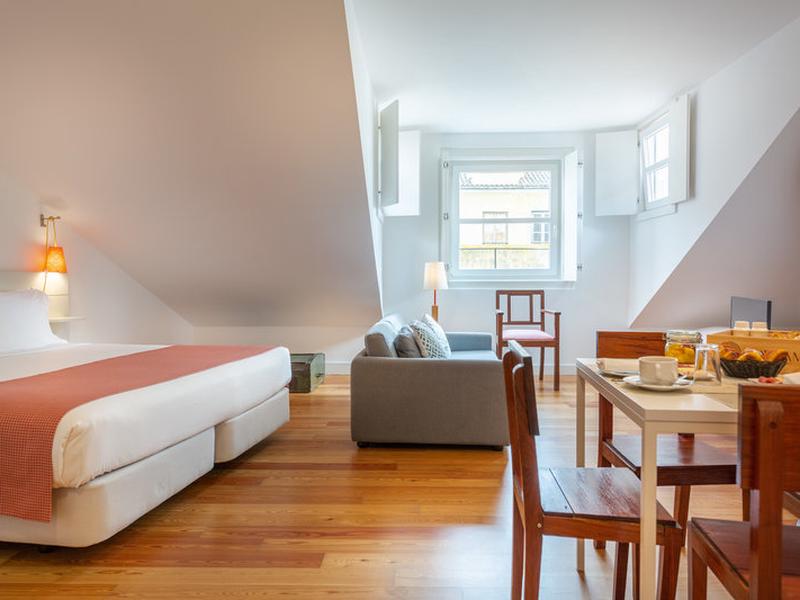 6EE45644E150336E61B10D1824A5CD4E