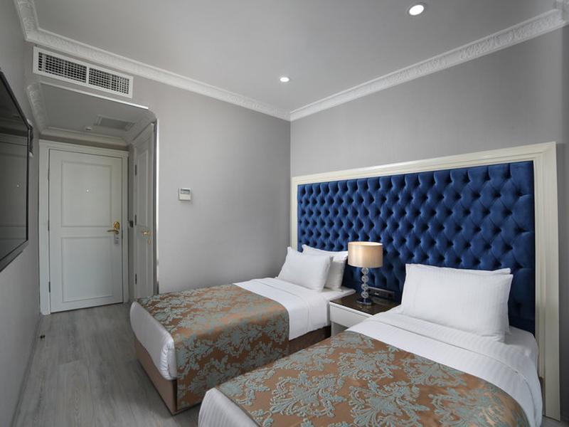 135D1EBBC5355A3BA774A53634F12C7E