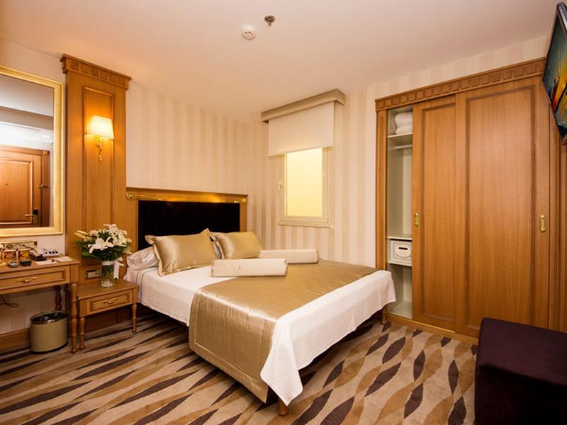 0B22B1CFCFFA072F2357584ECBB64C28