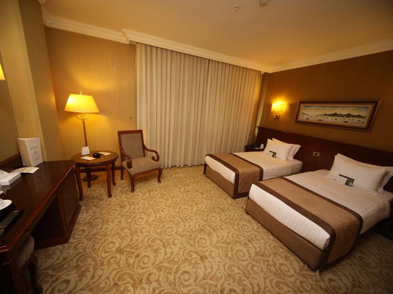 F84C9A7B10239A8A4D71583C27200235