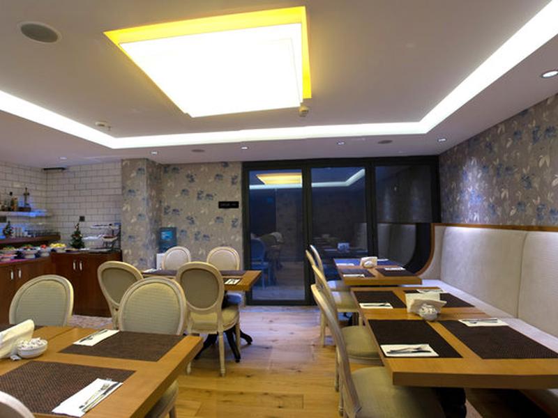 53D5652DF60F5D6960A28184E8B248E4