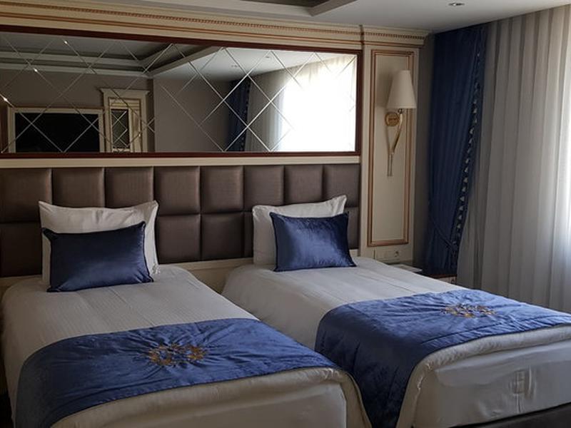 0EF81B2E470F248128FD95BDAD546BFA