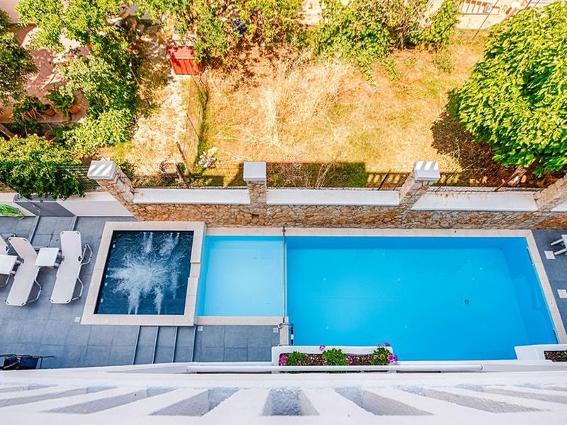 E210E7A43B96459BD4A314F3BA145383