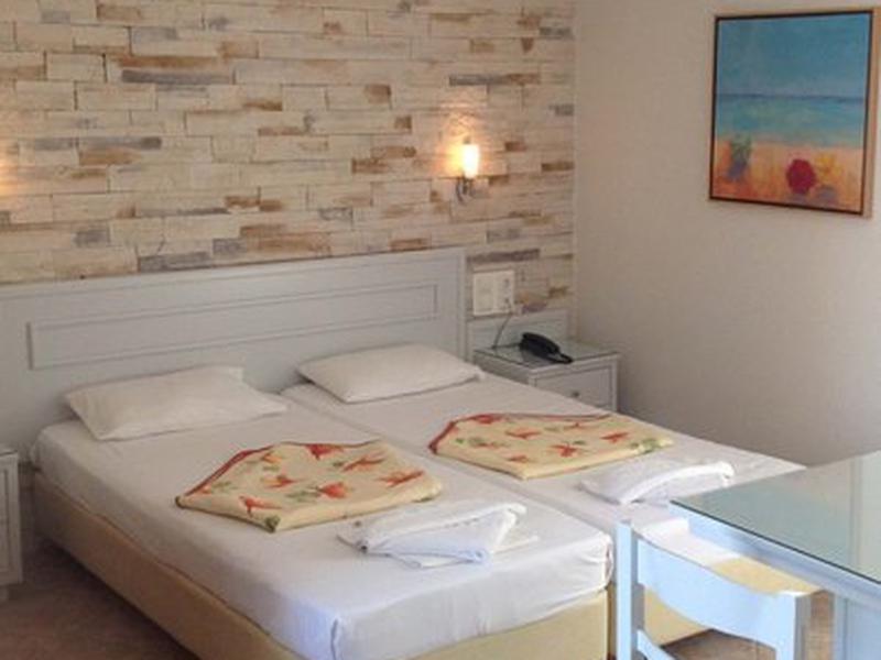 383D0904ACE63DA799BA16C21F39753E