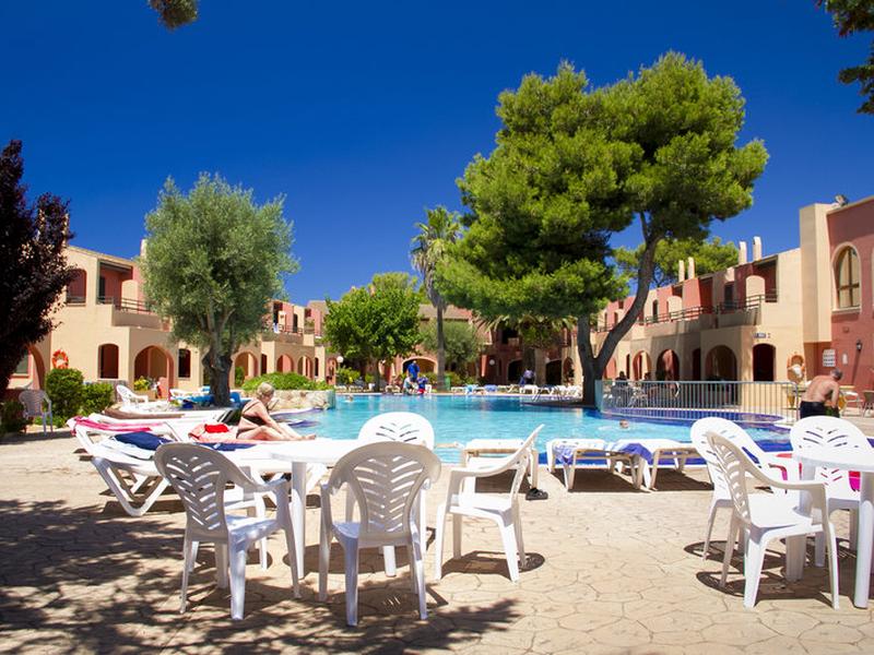 740656956768A755FD288D6A95F3D0C3