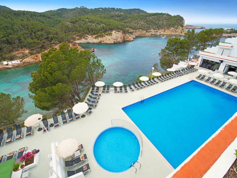 2300B469C90A8C2D9FC7E6F1D516157B