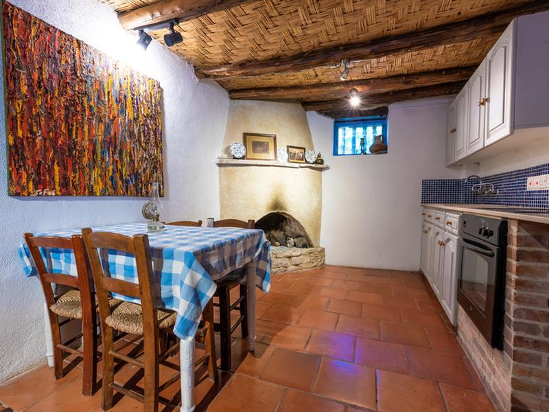 39E081C06639C7273F2C47AA1BFBB903