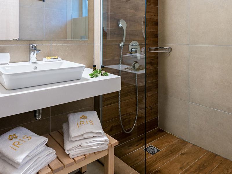 6D247000627BA8512C81DDF780FDA483