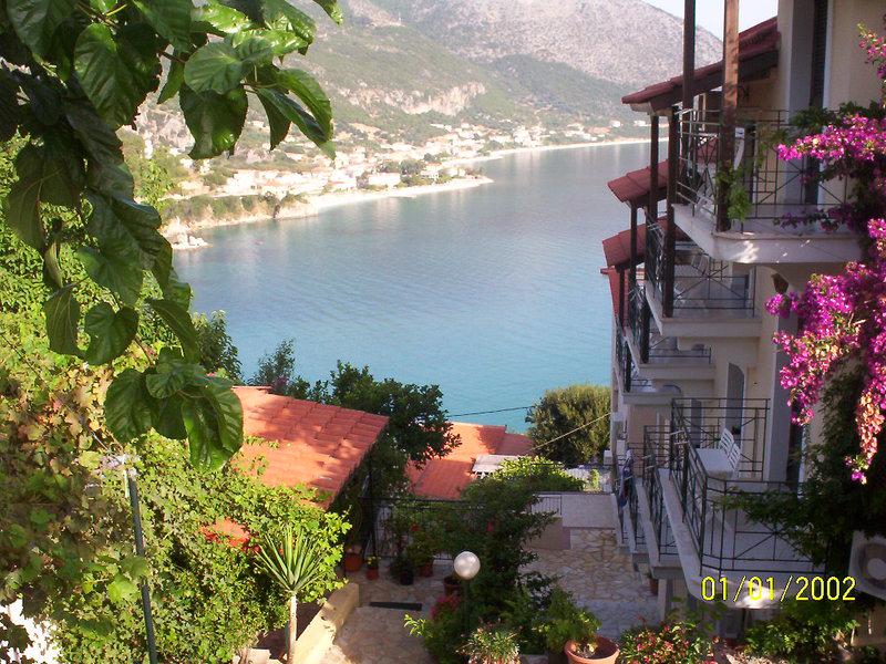 37E672480C2303F7A1304F1FF85F6034