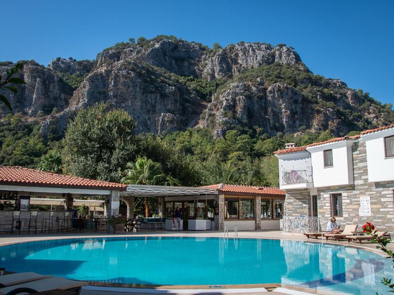 03D3250E1C06BF313AFD50EAC9B977DA