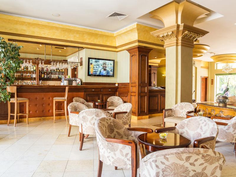 FDE560A48B759B6A64BEAAD5A09B620A