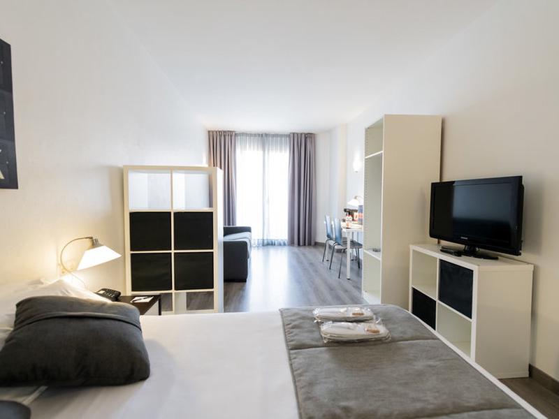 86BE5E5FC87A647AB078E548C084356D