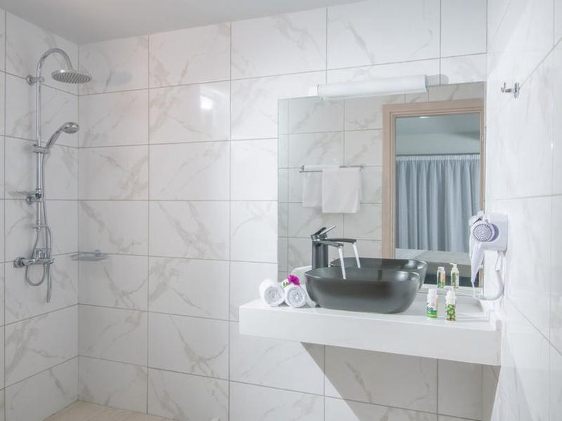 C32C139C7047D277A5CA1ABE15BD403B