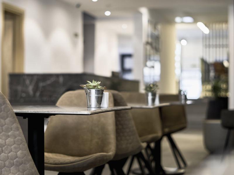 1CE13FDA742DF67801F2BEBAD7896BE1