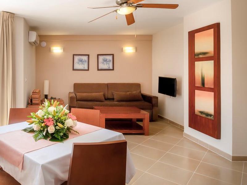 26BA77598C6FB63B9A4A19820FCEAF6B