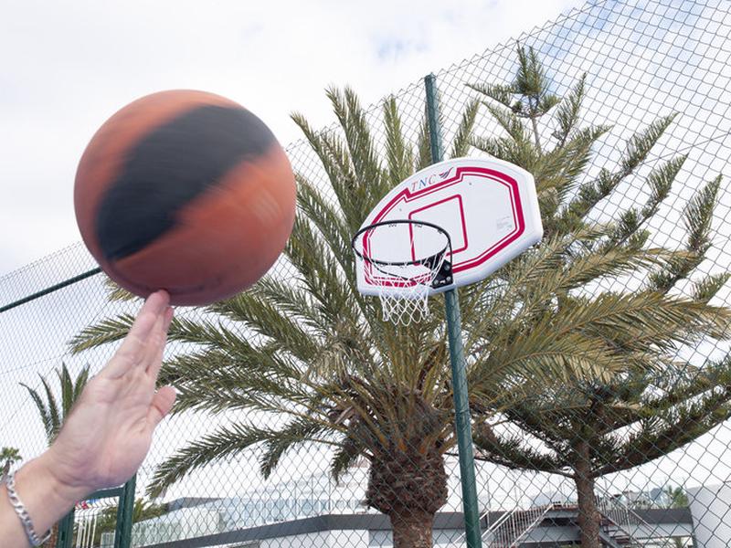 98AB66BE662EB2338CC5894662AD578D