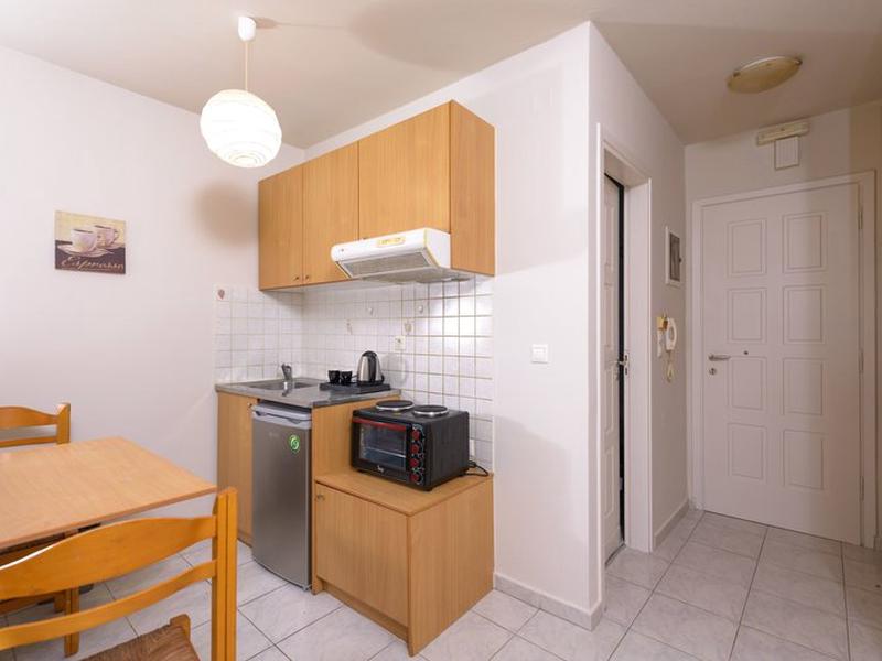 23A19923E3CC3126C45333632CBA28F8