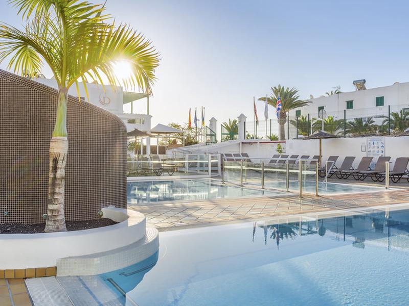 0EA3F094856CE2B2A3B2BDE476D543D6