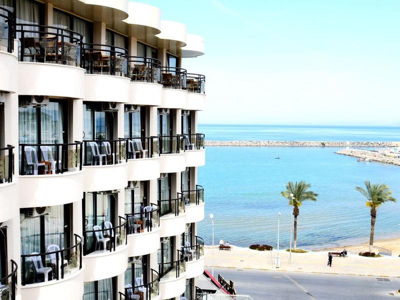 D70B77AA498FA64B422CA15DD0663636