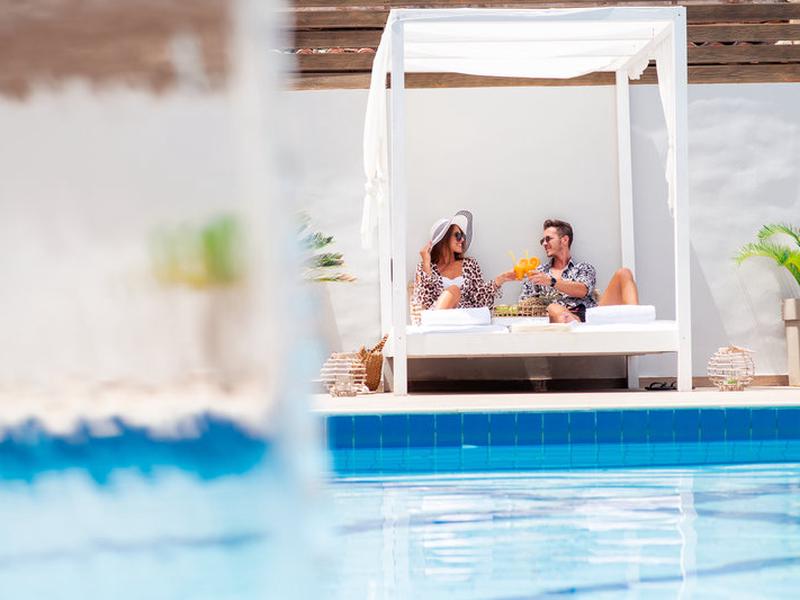 42E5372431C4E1199D6C6EE8AF68207D