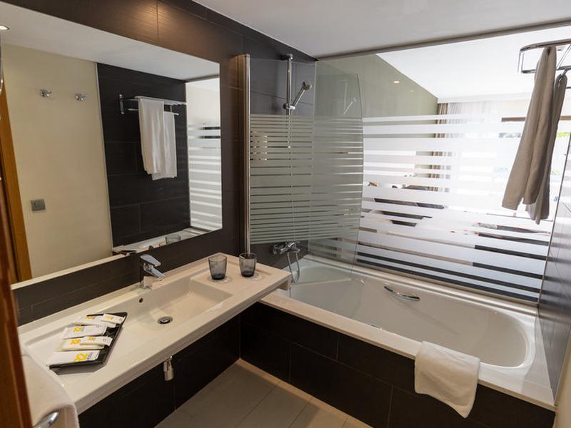 3BA42E97D60A7B82A1ADBD35412DEBC3