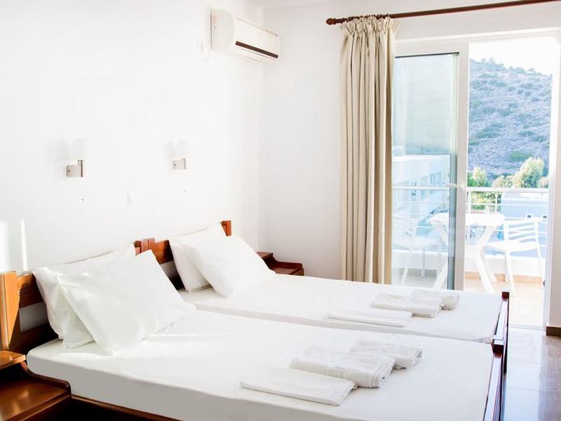 E16C46E37CCF9A66A95E6B1B24381B3B