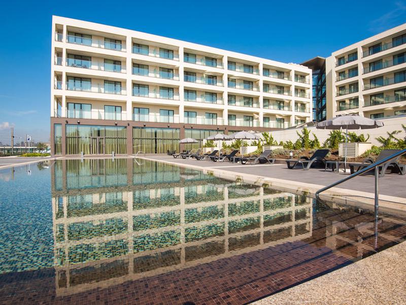 DA97D47DA253D4E64247F9665D4242D9